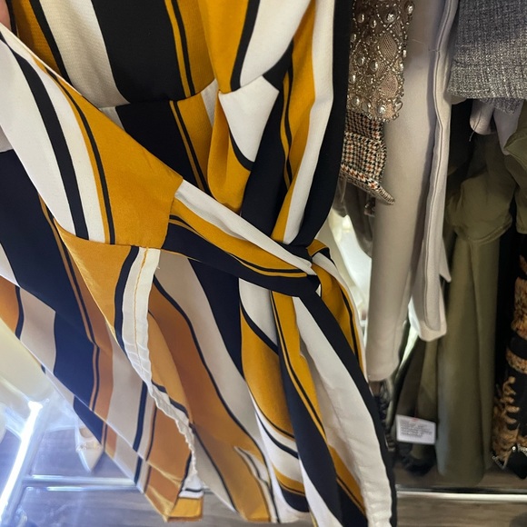 3 colored wrap dress - Picture 2 of 3